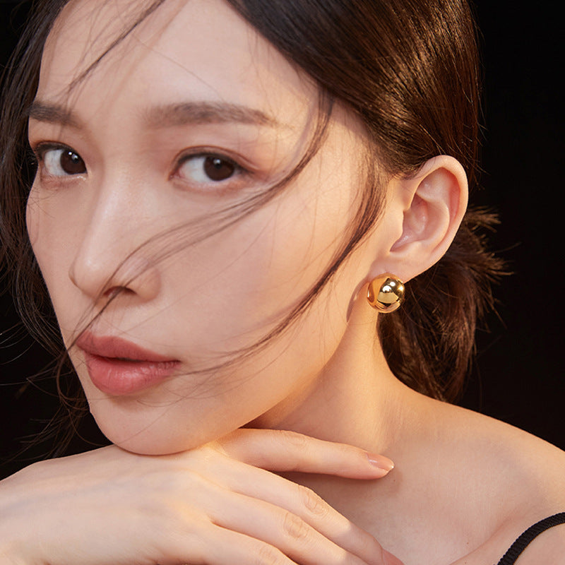 Women's Fashionable High-grade Ball Clip Temperamental Cold Ear Line