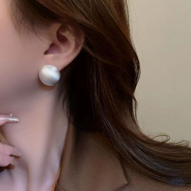 Simple Commute Design Niche Elegant Brushed Frosted Ball Stud Earrings