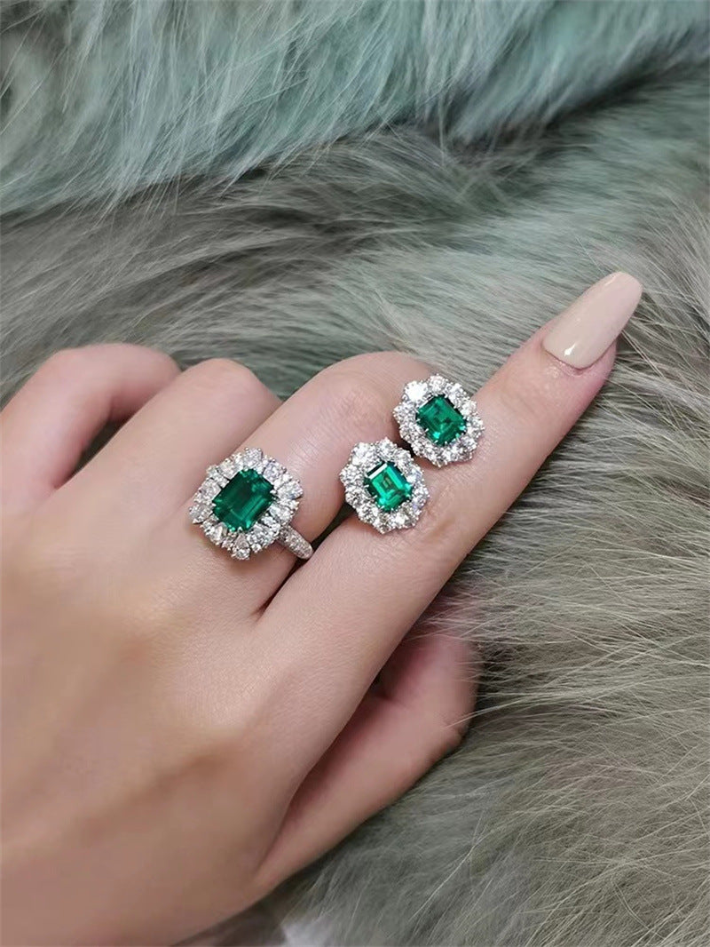 Women's Simple Super Shiny Elegant Emerald Set Rings