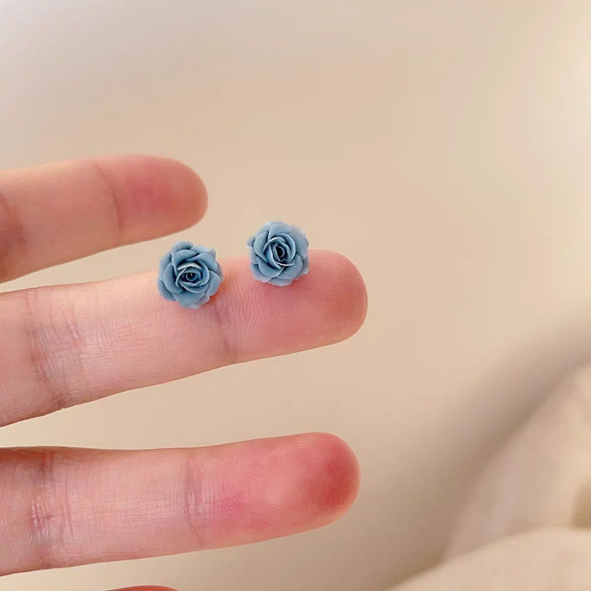 Needle Smoke Purple Rose Design Fashionable Earrings