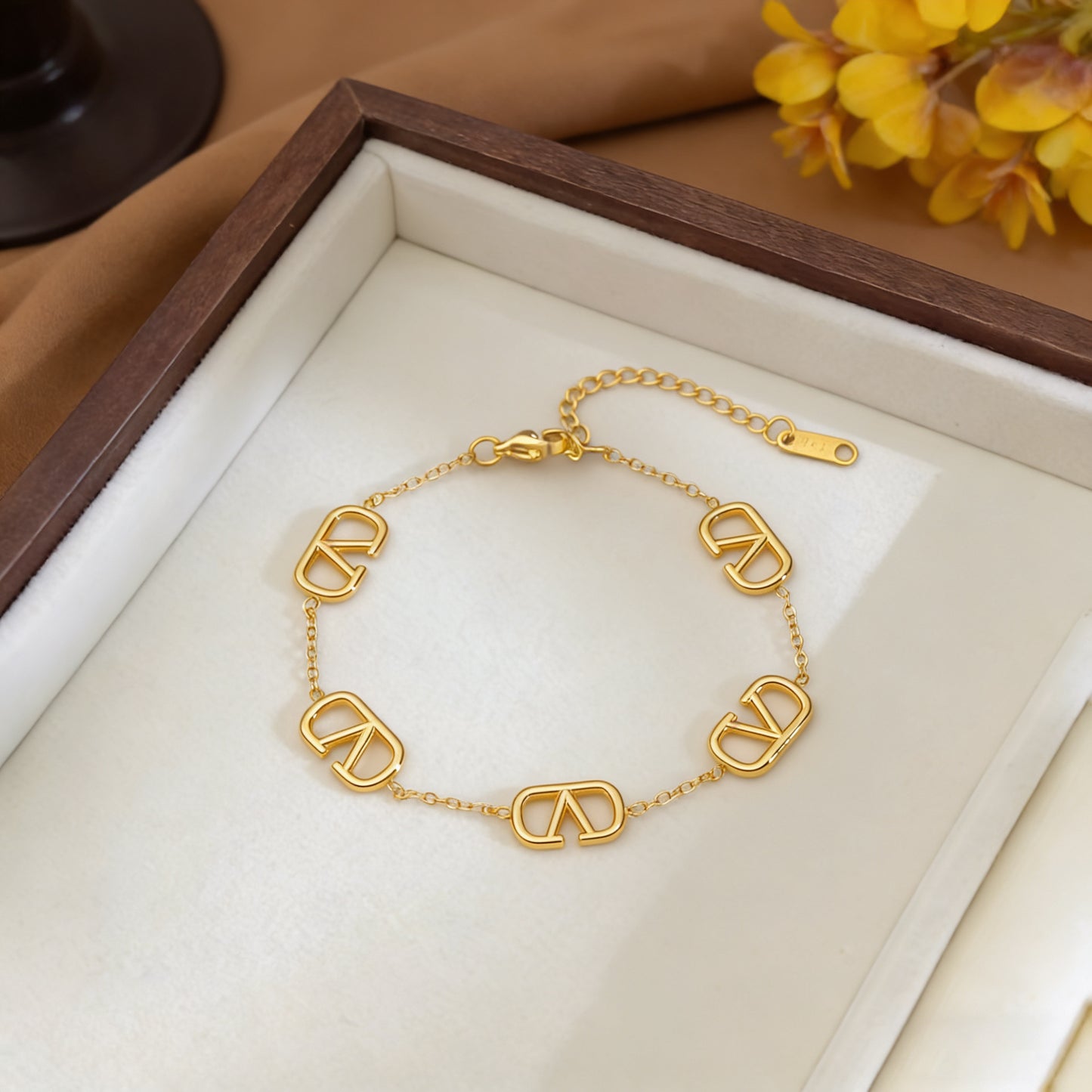 Stainless Steel Hollow Electroplated Pattern Female Bracelets