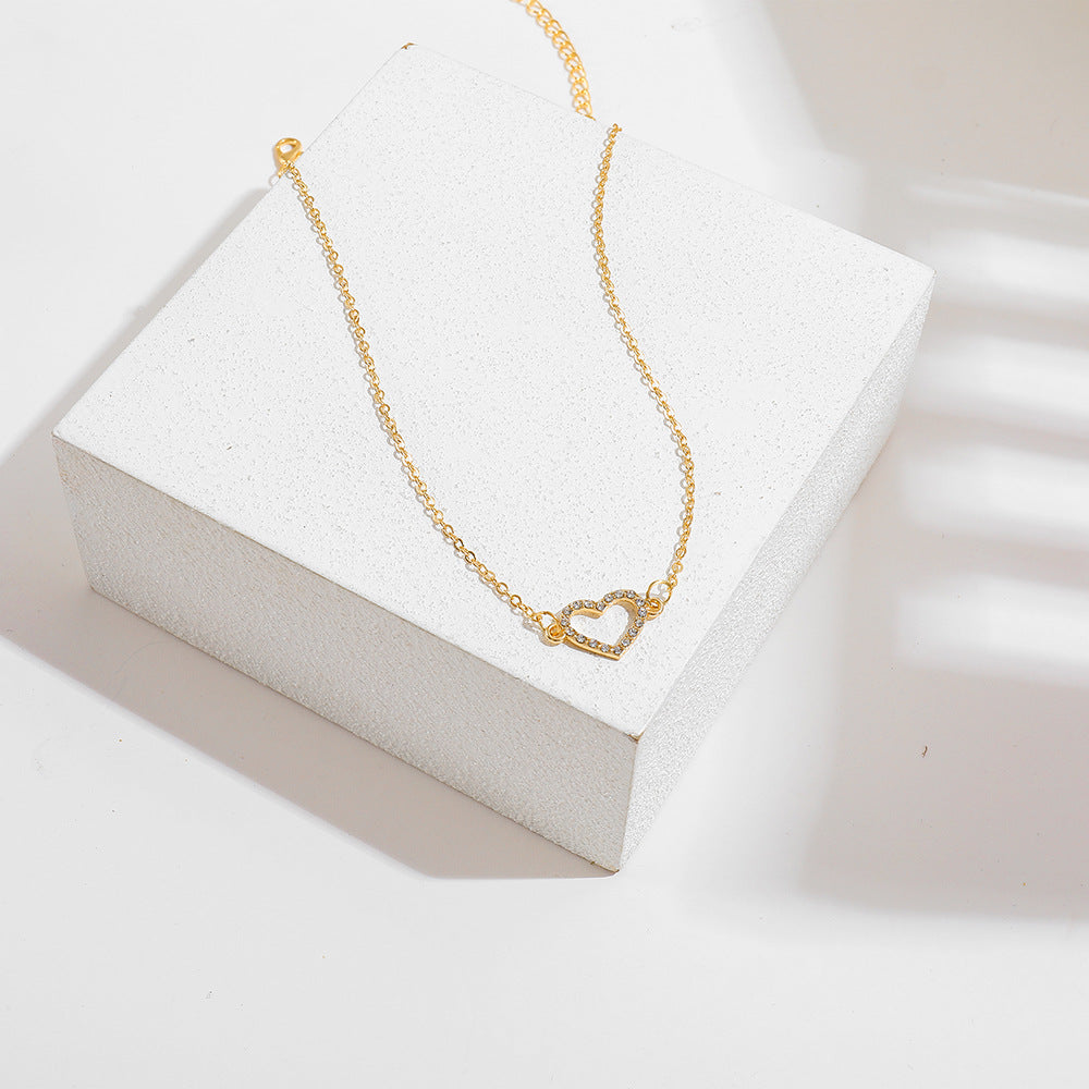 Women's Peach Heart Clavicle Chain Creative Retro Necklaces