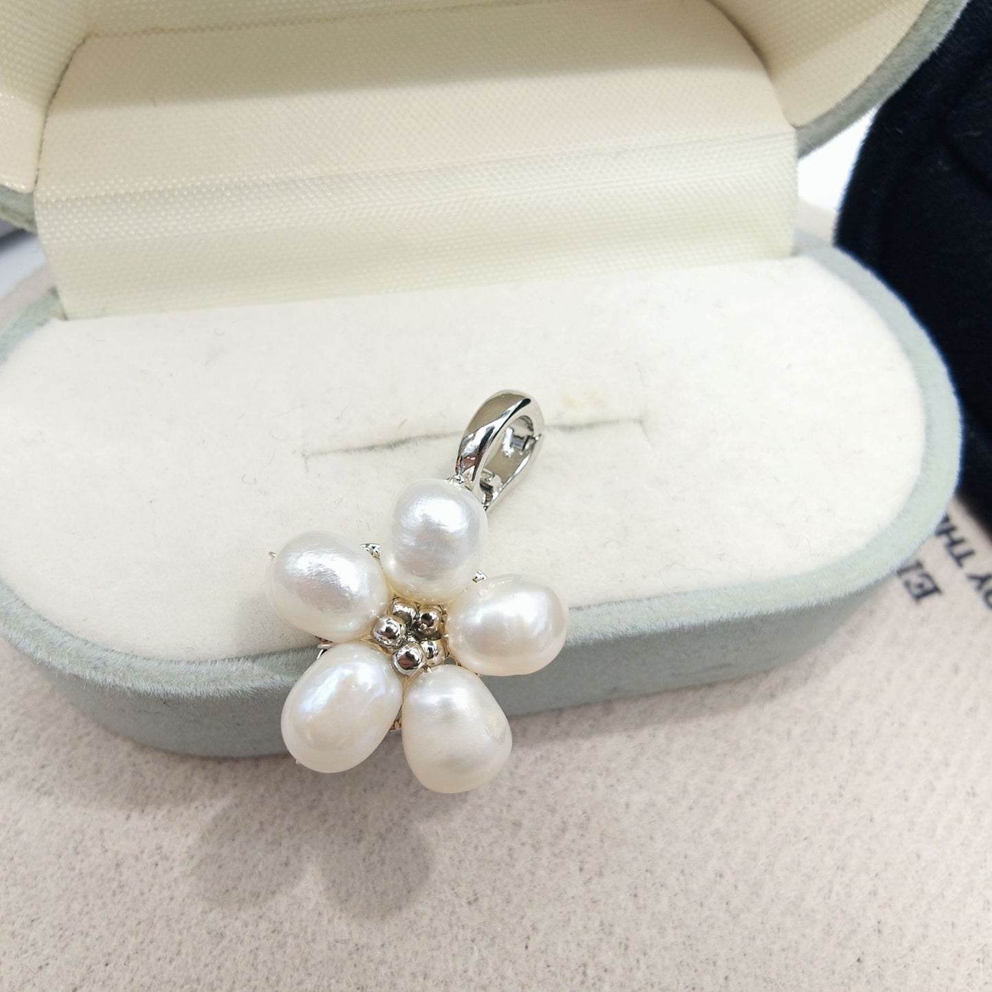 Baroque Pearl Five Petal Flower Retro Style Elegant Earrings