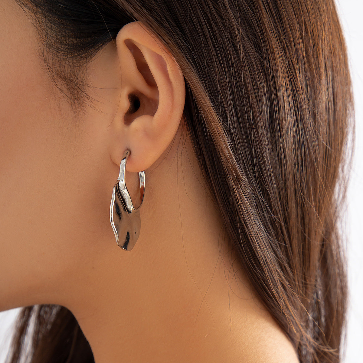 Women's Metal Shell Ocean Style Vintage Cold Striped Earrings
