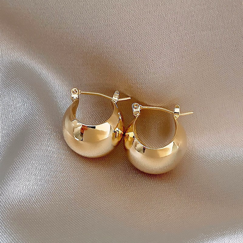 Sier Needle Metallic Hollow Flower Fishtail Pearl High-key Dignified Earrings