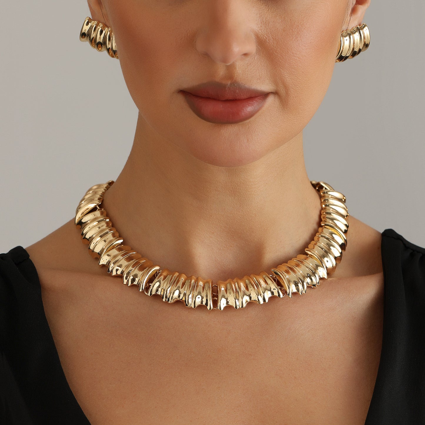Women's Gilding Pleated Exaggerated Metal Personality Fashion Necklace
