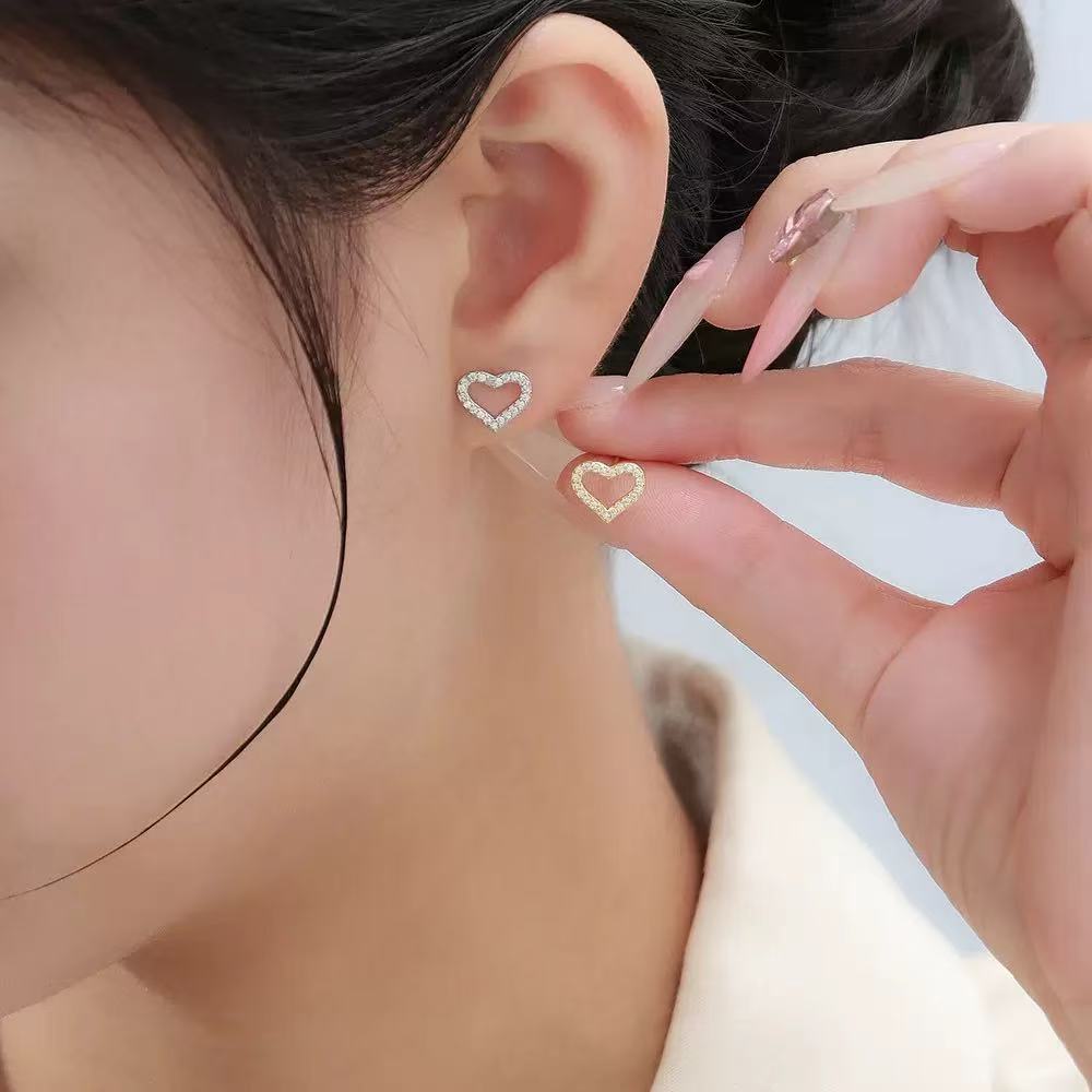 Needle Love Inlaid Zirconium Ear Female Bone Nail Design Sense Earrings