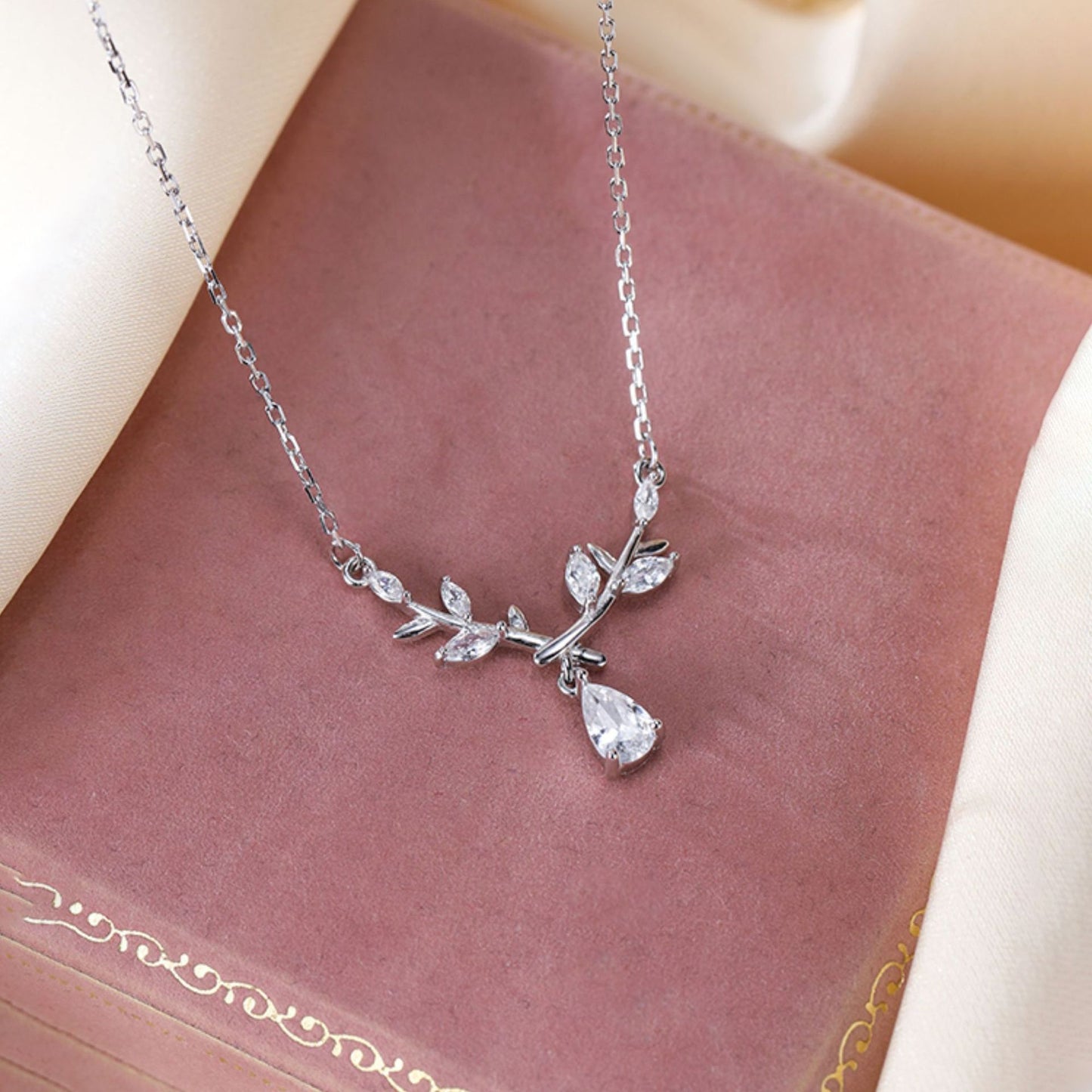Women's Wheat Laurel Goddess Water Drop Affordable Luxury Fashion Clavicle Chain Necklaces