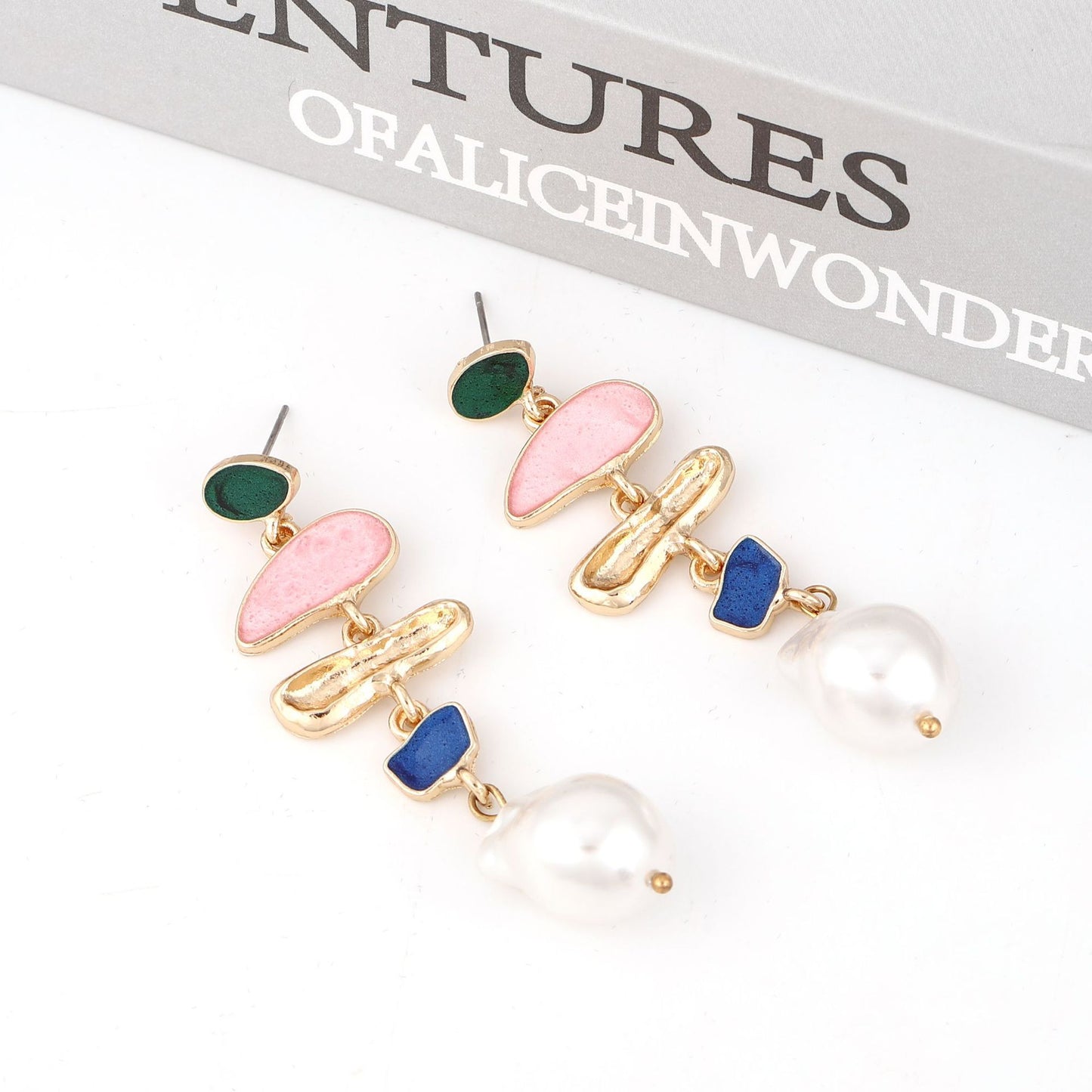 Fashion Irregular Geometric Inlaid Pearl Fresh Girly Earrings