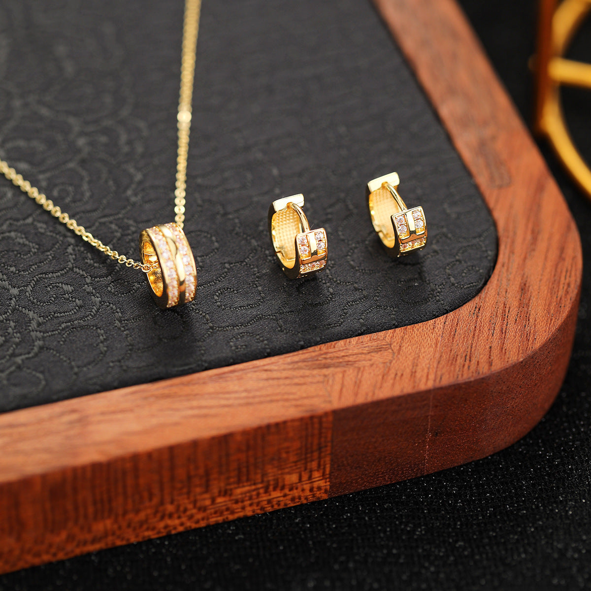 Glamorous Comfortable Two-piece Affordable Luxury Fashion Jewelry Set