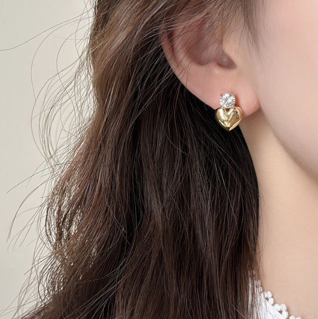 Advanced Diamond Love Heart Female Fashion Light Stud Earrings