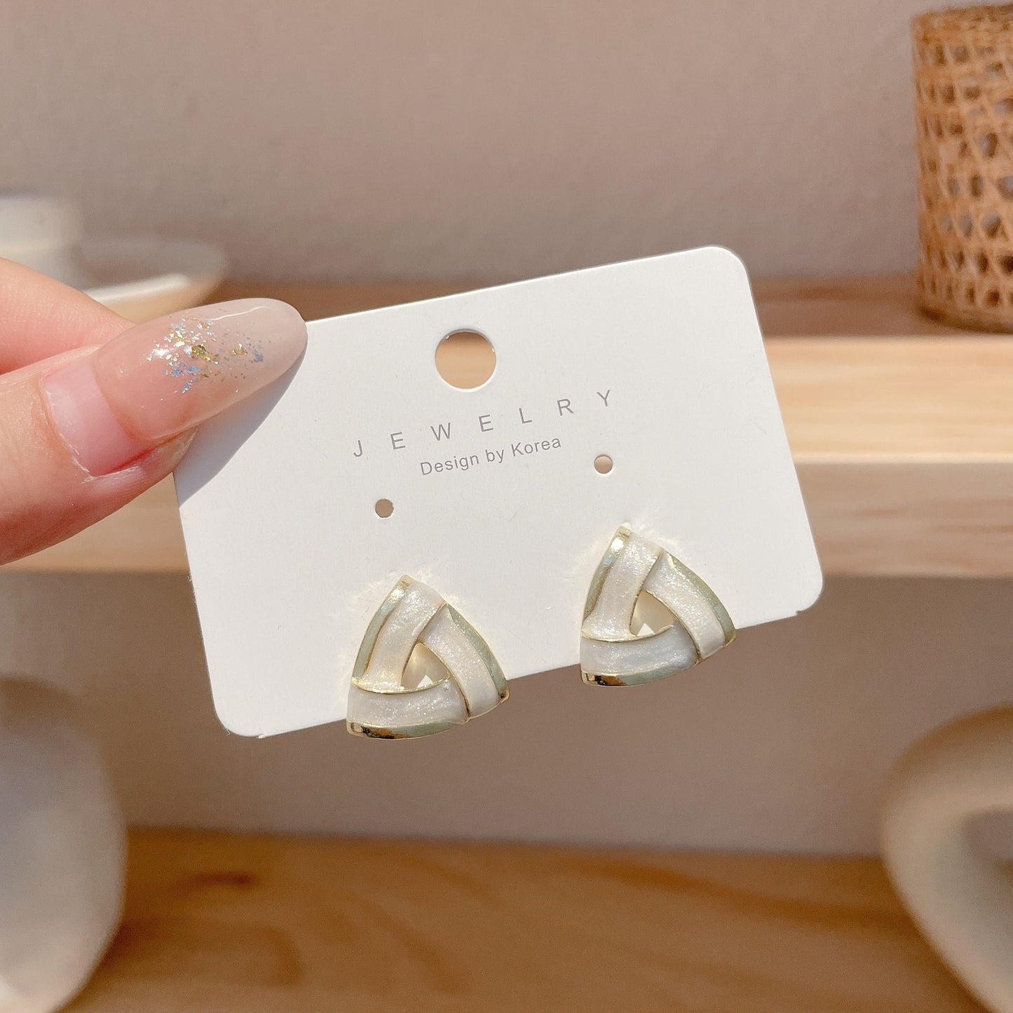 Women's Korean Style Metal Alloy Pearl High-grade Long Stall Light Stud Earrings