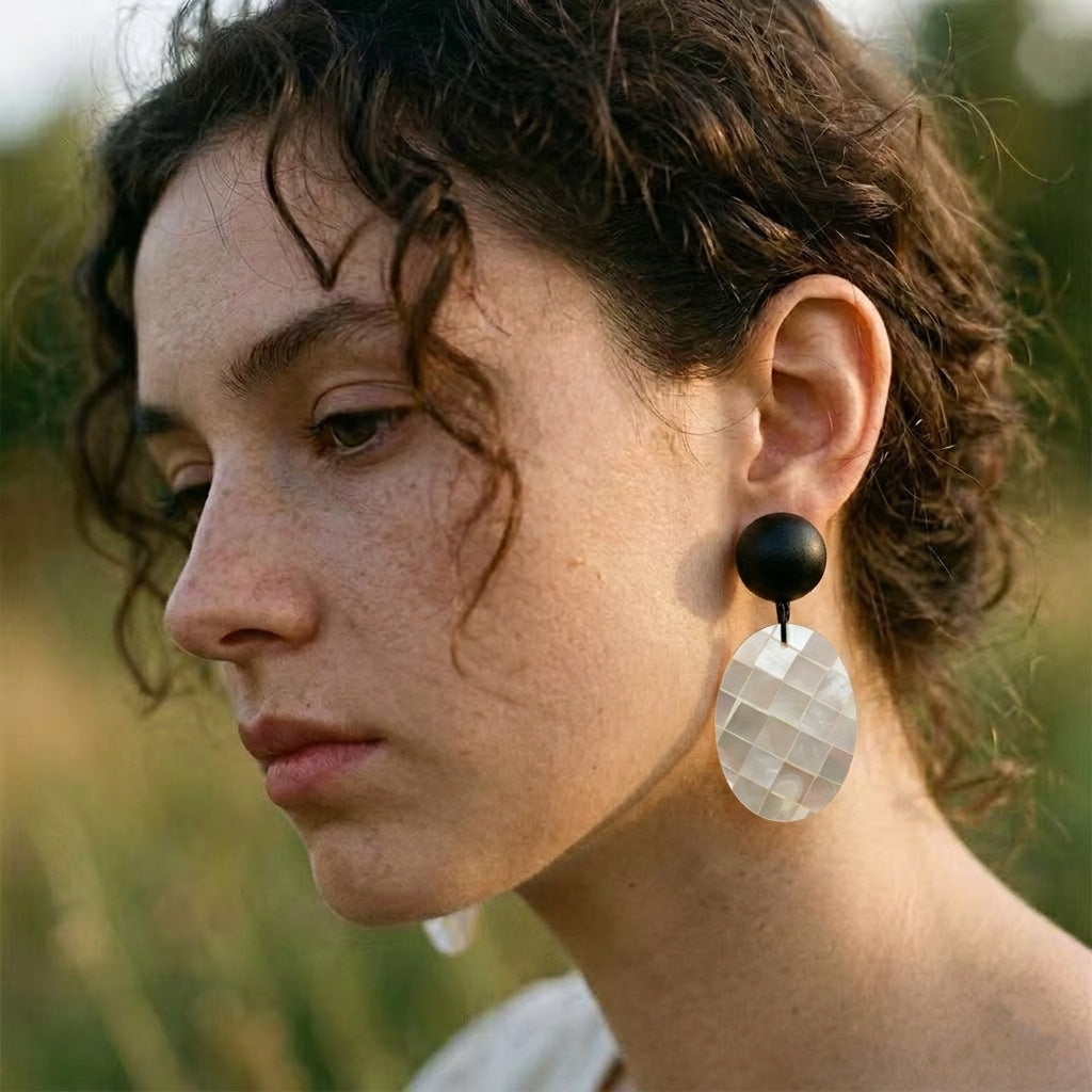 Solid Wood Fritillary Shell Geometric Eardrops Mild Luxury Retro Fashion Rings