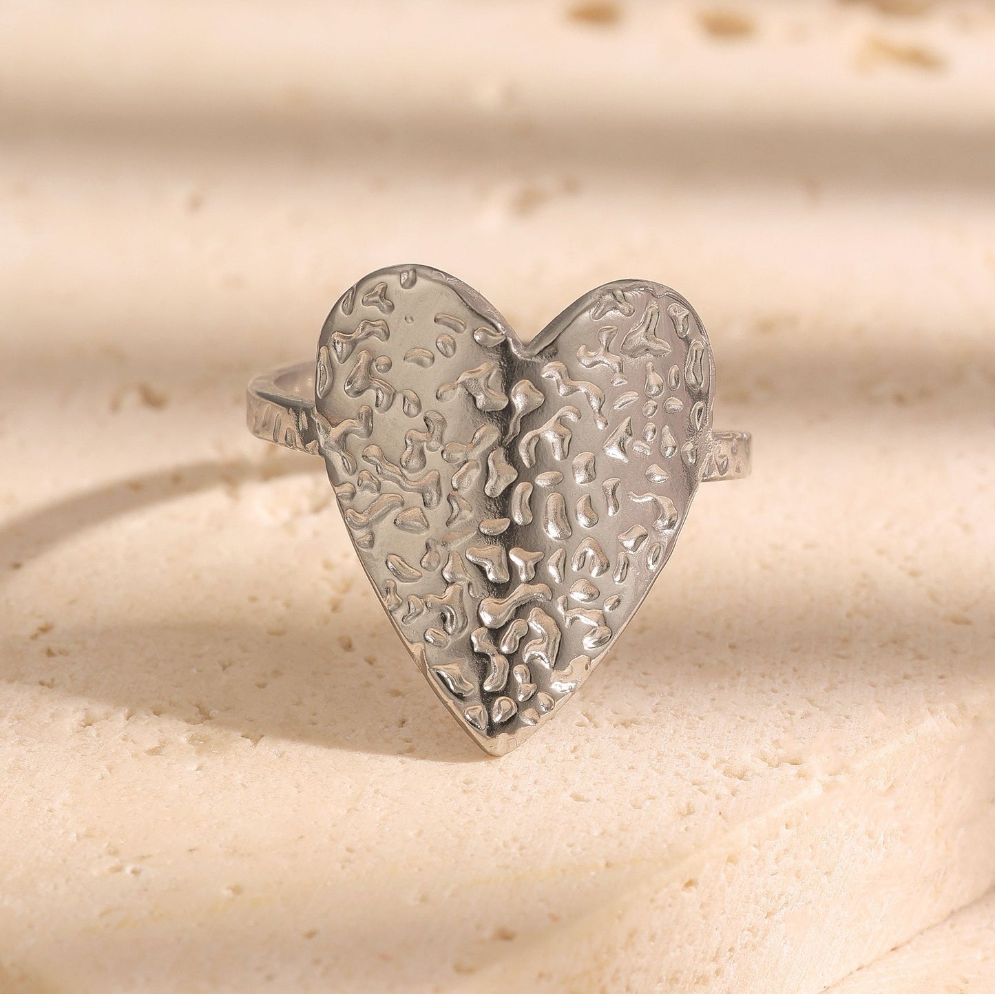 Wind Fashion Texture Leaves Open Adjustable Female With Hearts Gold Rings