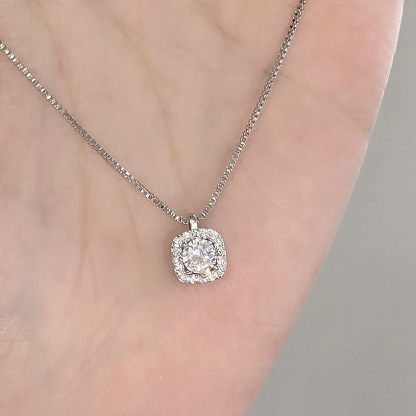 Women's Design Style Fashion Exquisite Refined Grace Clavicle Chain Necklace