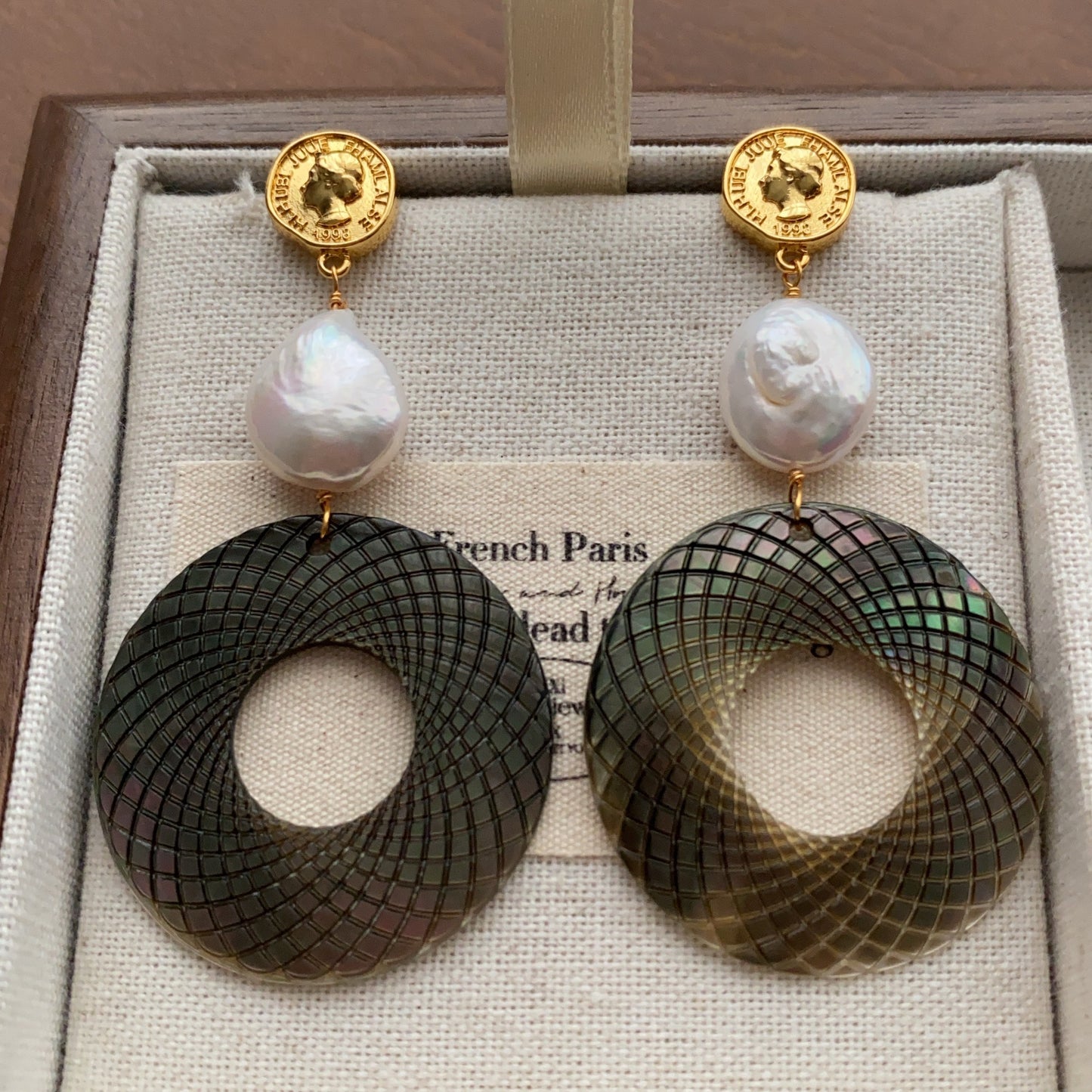 Solid Wood Fritillary Shell Geometric Eardrops Mild Luxury Retro Fashion Rings