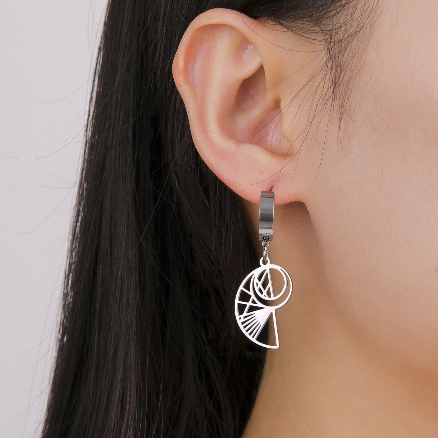 Cut Titanium Steel Hollow Conch Simple Rings