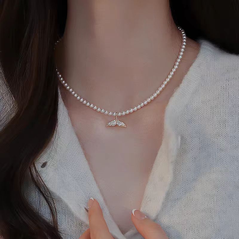 Women's Tea White Moonlight Bow Pearl Light Luxury Necklaces