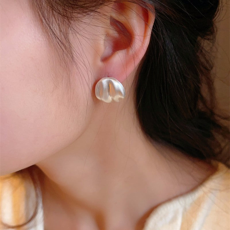 Women's Minority Fashion Brushed Sier Metal Texture Quality Light Stud Earrings
