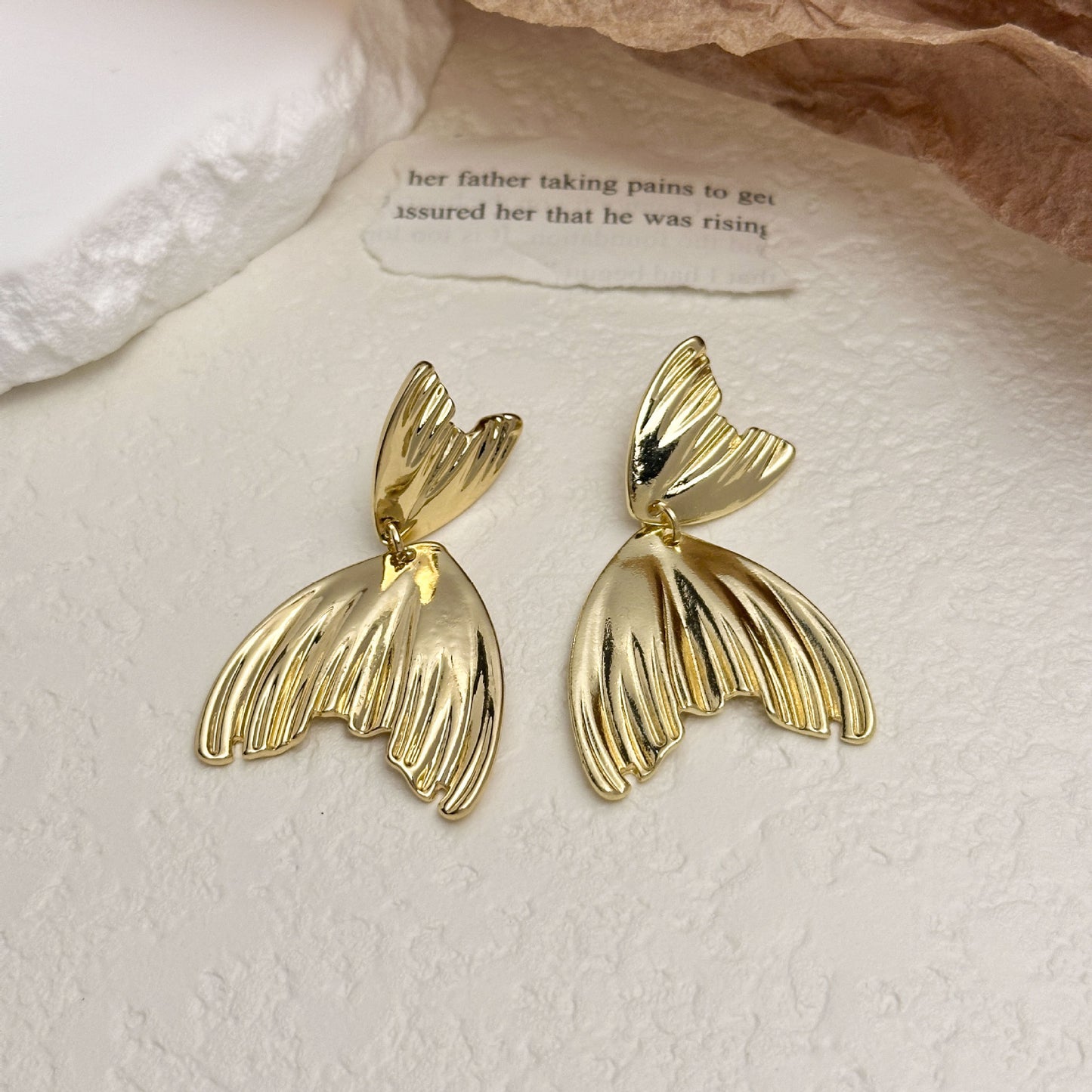 Fashionable Metal Texture Light Luxury Simple Earrings