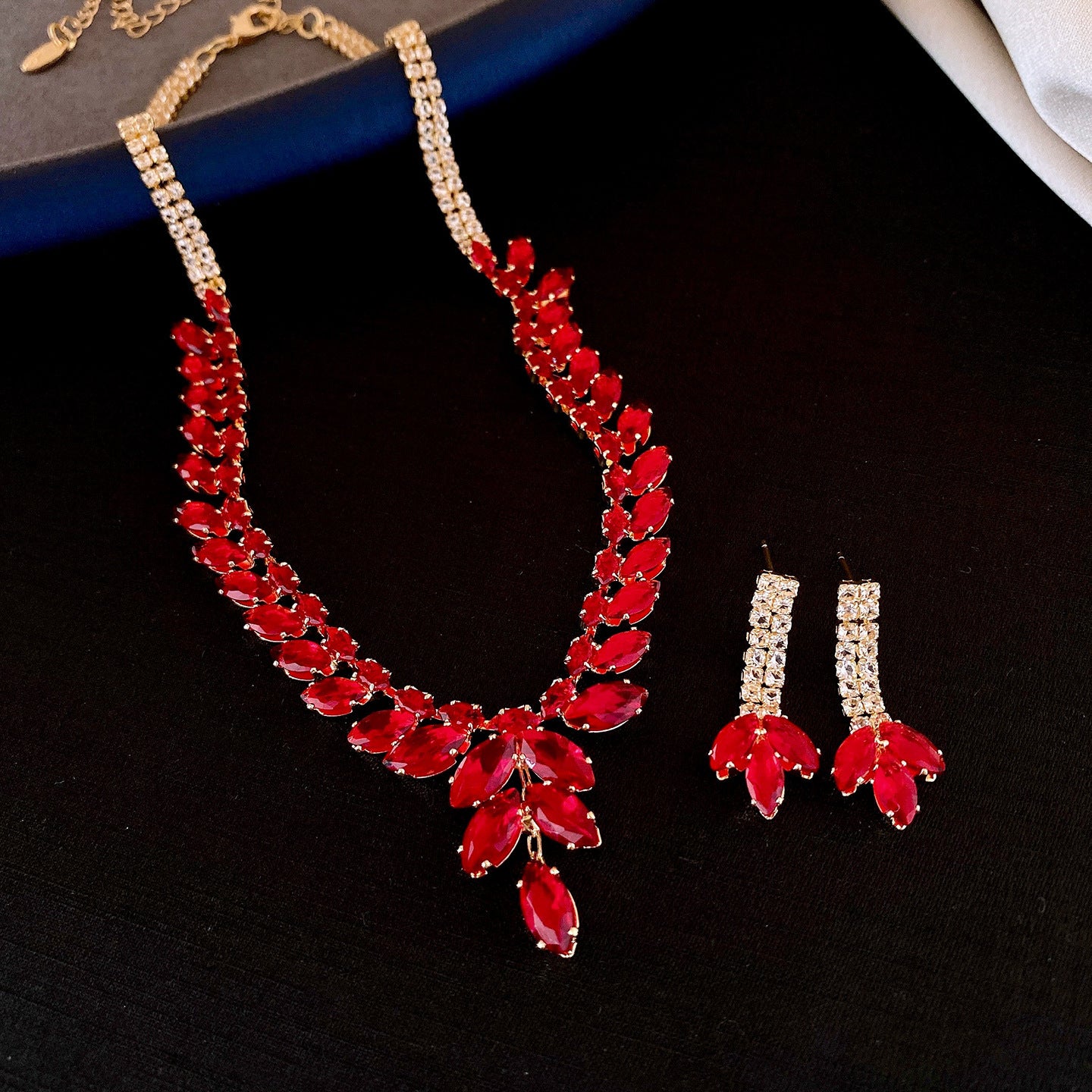 Elegant Drop Round Light Luxury Minority Necklaces