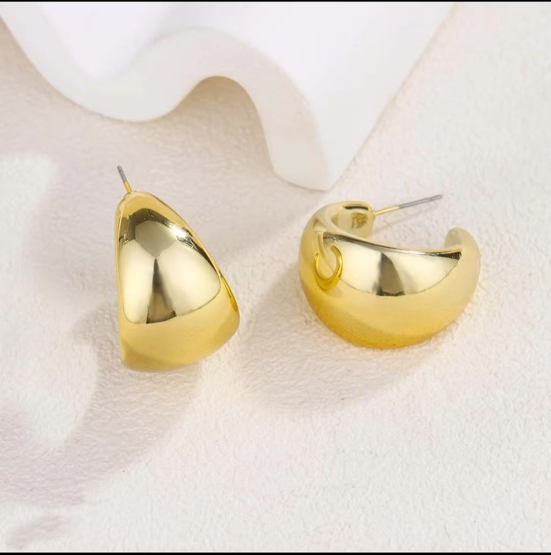 Exaggerated High-grade Texture Wide Surface Versatile Personality Design Earrings