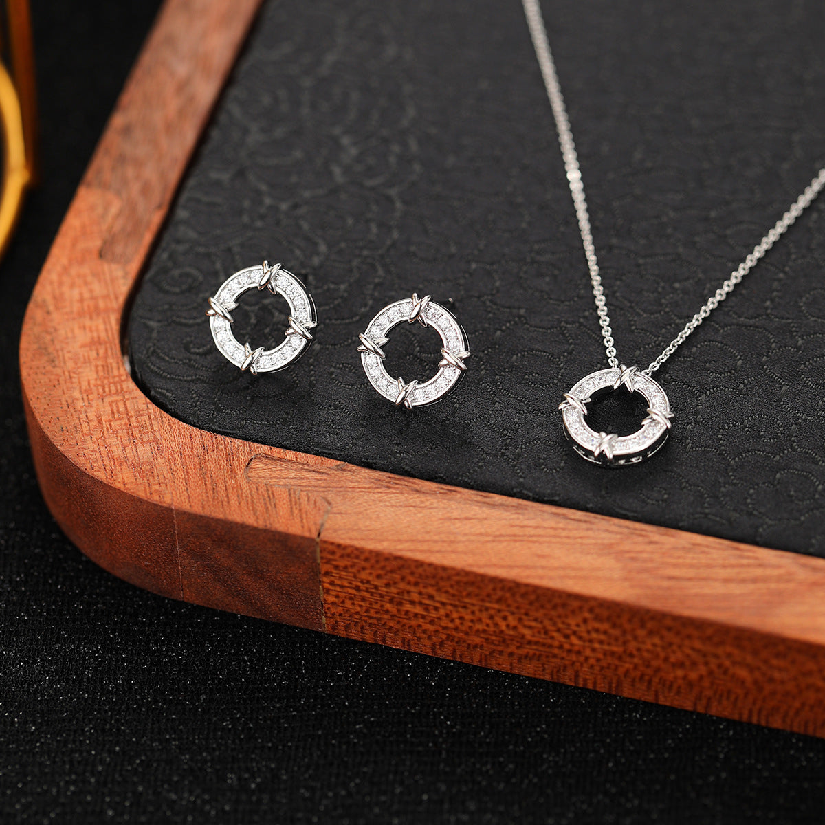 Glamorous Comfortable Two-piece Affordable Luxury Fashion Jewelry Set
