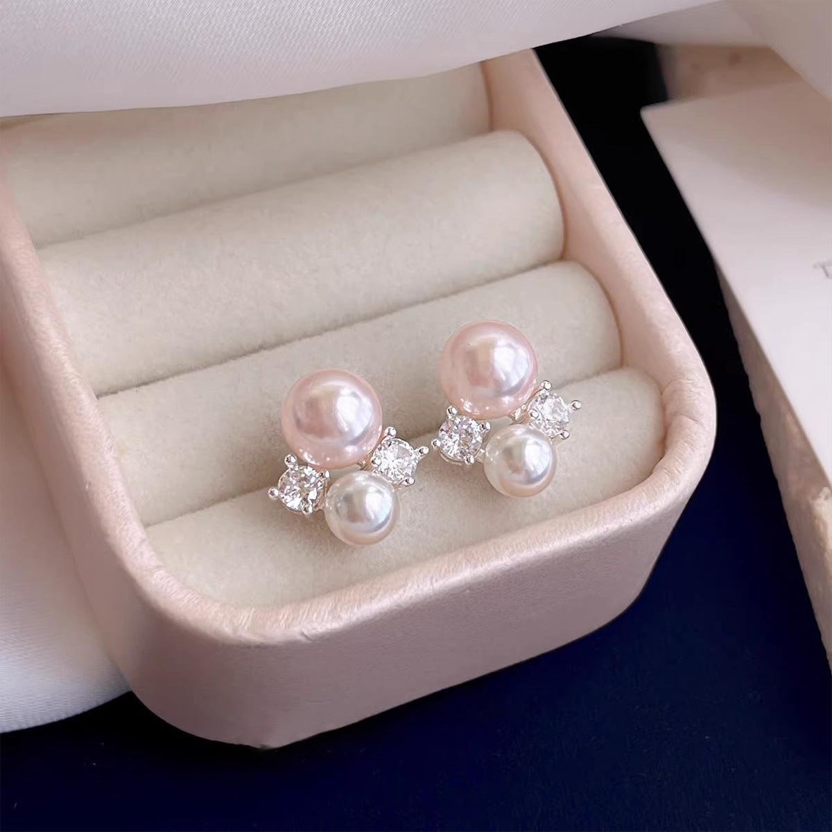 Gentle Pink Pearl Zircon Light Luxury Minority High-grade Exquisite Elegant Earrings