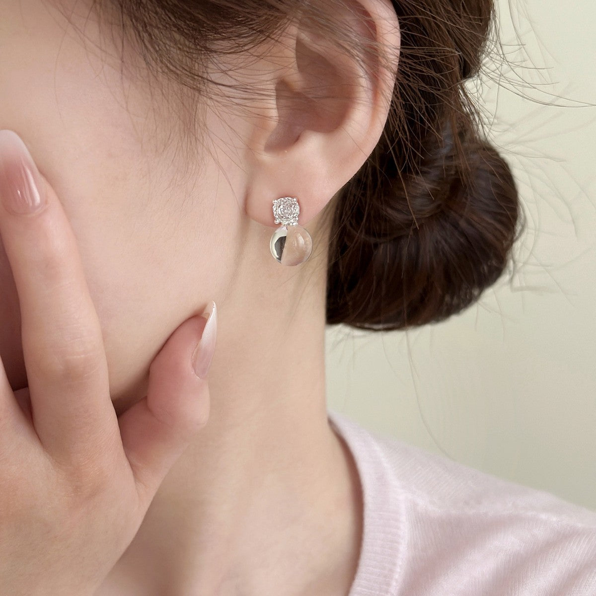 Women's Unique Niche Rose Zircon Artificial White Crystal Light Luxury Stud Earrings