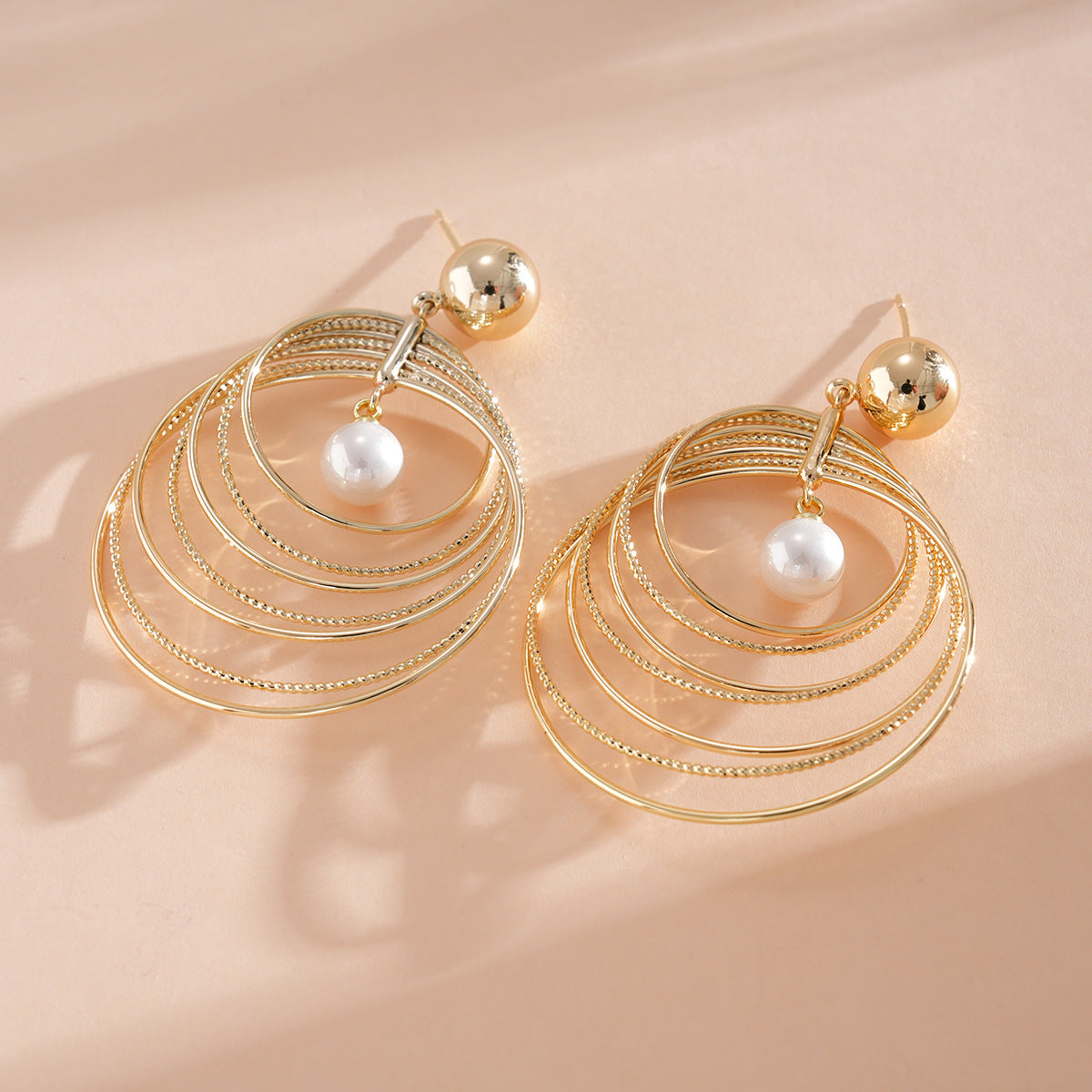 Geometric Cut Heart-shaped Oval Irregular Design Versatile Light Stud Earrings
