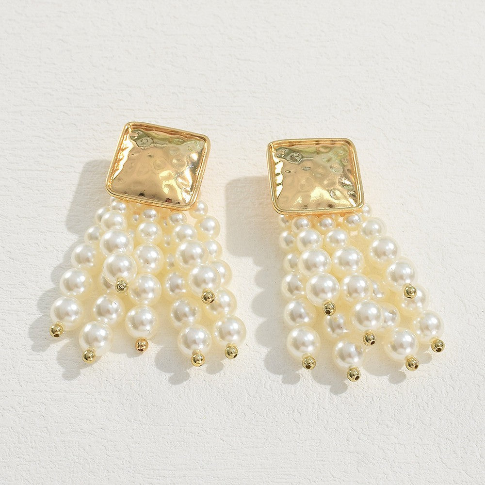 Women's Retro Red Wooden Bead High-grade Light Luxury Holiday Atmosphere Earrings
