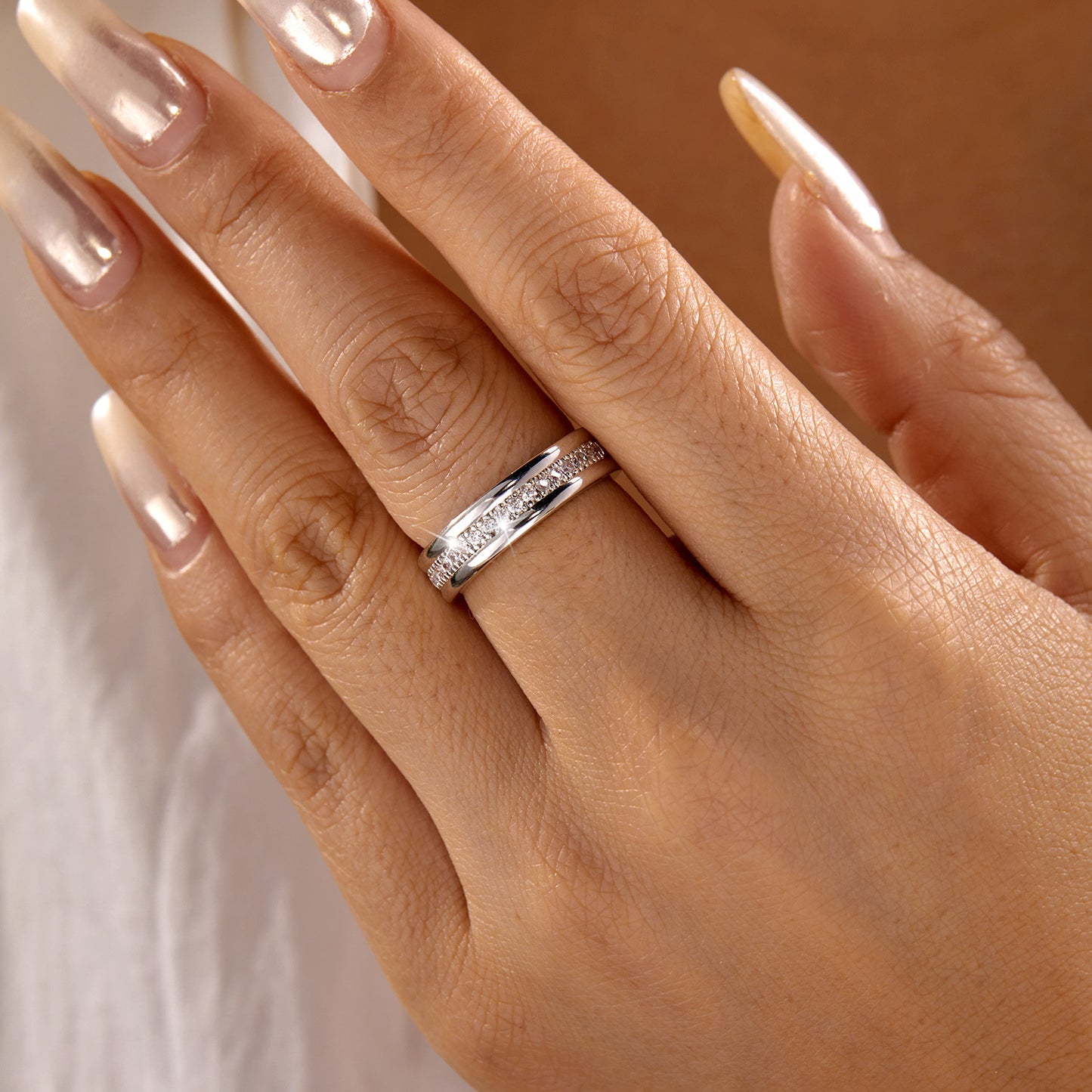 Women's Retro Elegant Copper Inlaid Zirconium High-grade Light Luxury Palace Style Ring