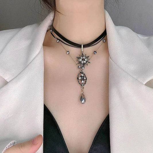 Women's Crystal Leather Fashionable Simple Exquisite High-grade Clavicle Chain Necklaces