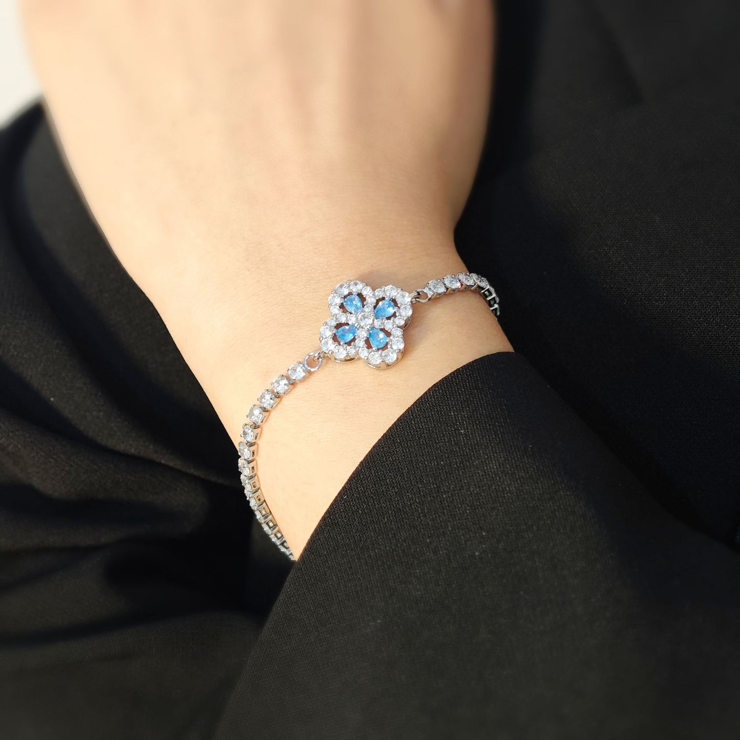 Minority Full Diamond Snowflake Hand Cold Bracelets