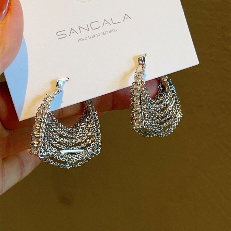 Style Bag Chain Tassel Clip High-grade Catwalk Fashion Elegant Light Ear Buckle