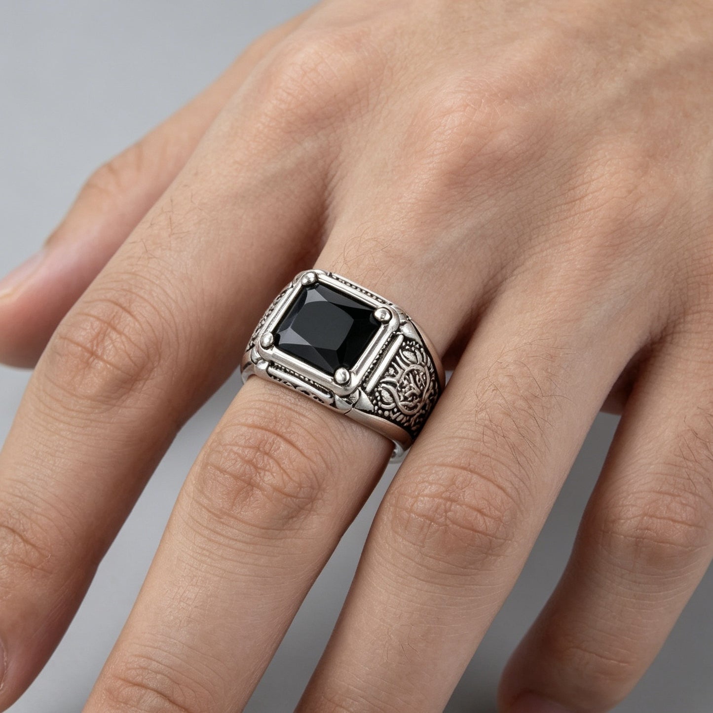 Men's Alloy Inlaid Black Gemstone Imitation Thai Sier Ring