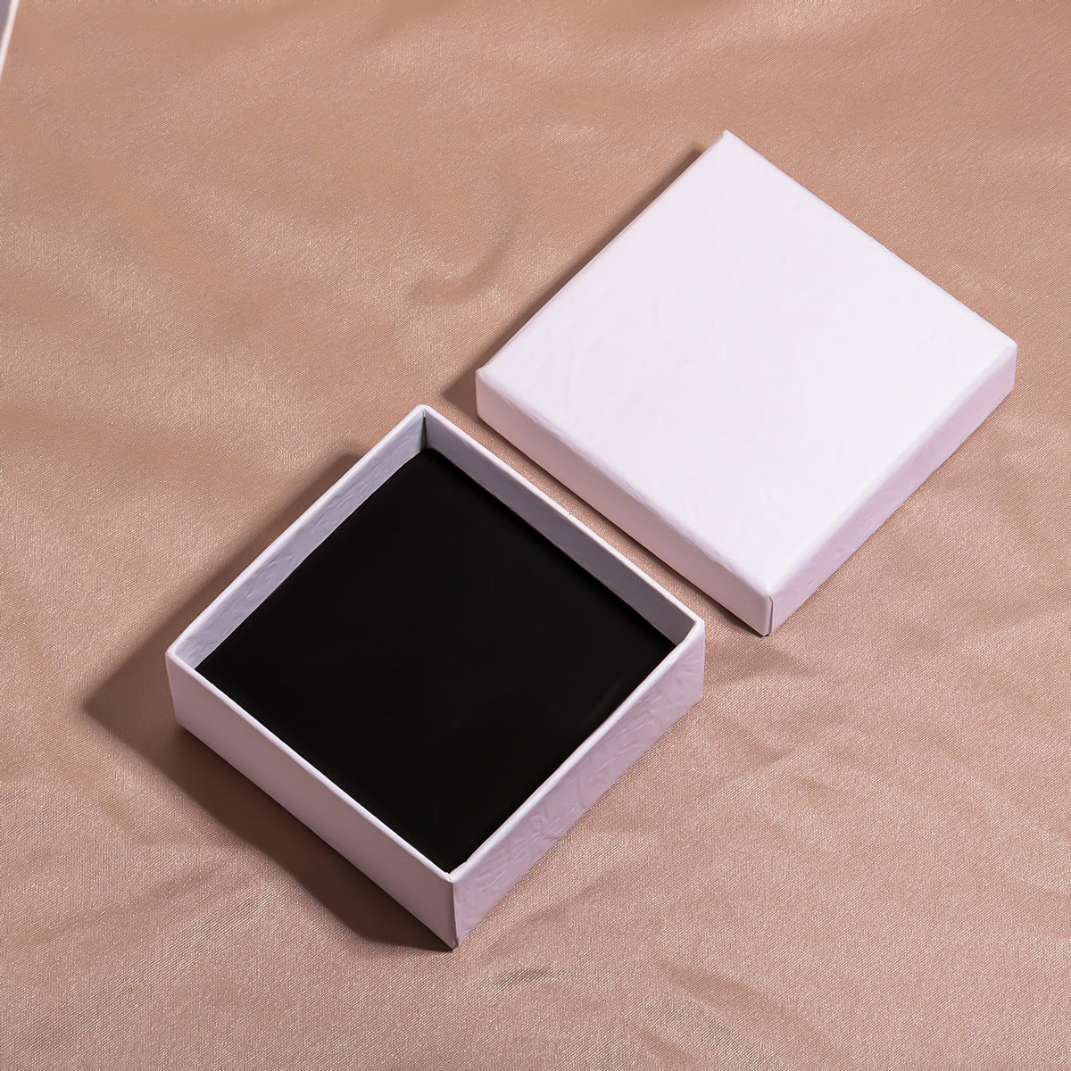 High Sense Box Paper Storage Gift Rings