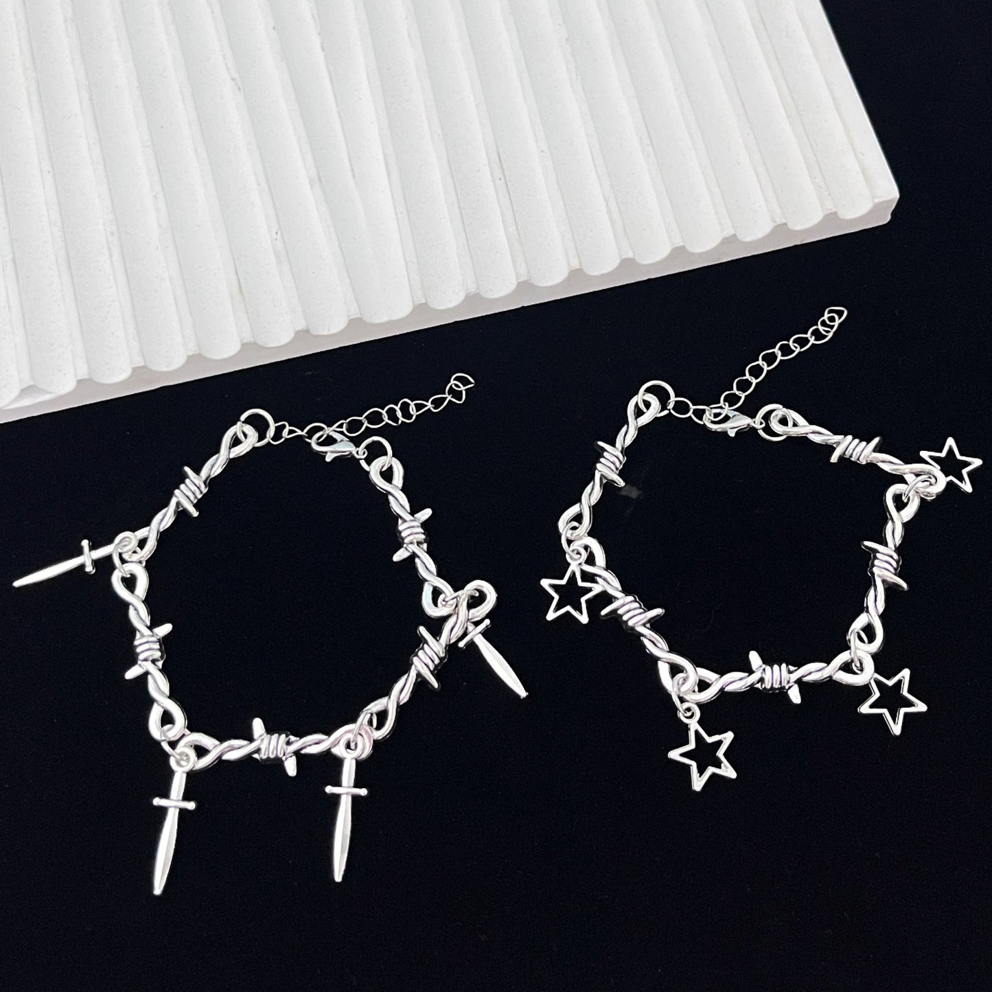 Women's & Men's Thorns Hand Accessory Hip Hop Punk Bracelet