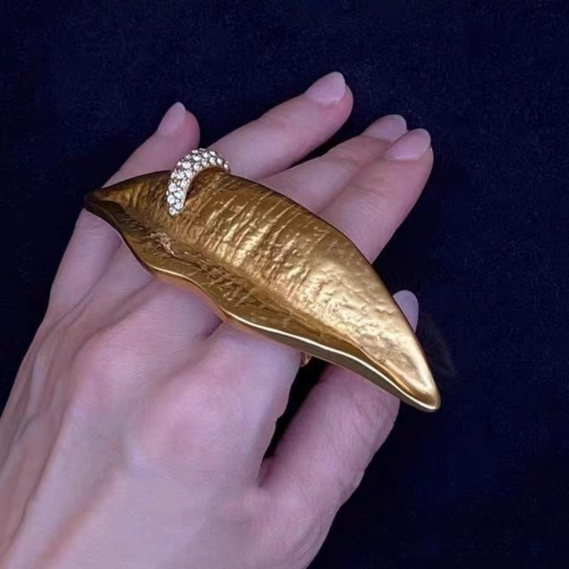 Women's Retro Unique Personality Big Lips Exaggerated Fashion Ring