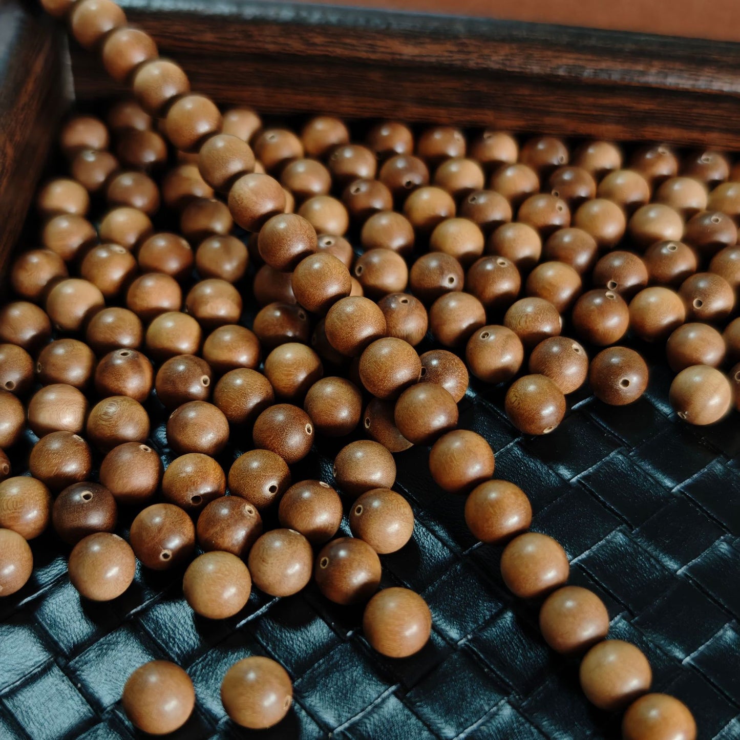 Women's & Men's White Sandalwood Scattered Beads Black Meat Submerged Old Bracelets