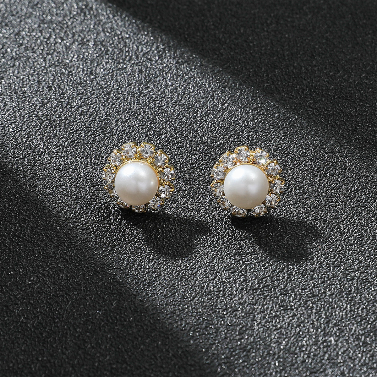 New High-grade Refined Rhinestone Pearl Design Earrings