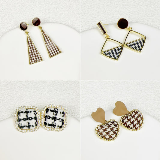 Women's Light Luxury Chessboard Plaid Love Heart Earrings