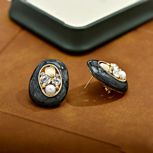 Women's Pearl Delicate Oval Fashion Design High-grade Light Stud Earrings