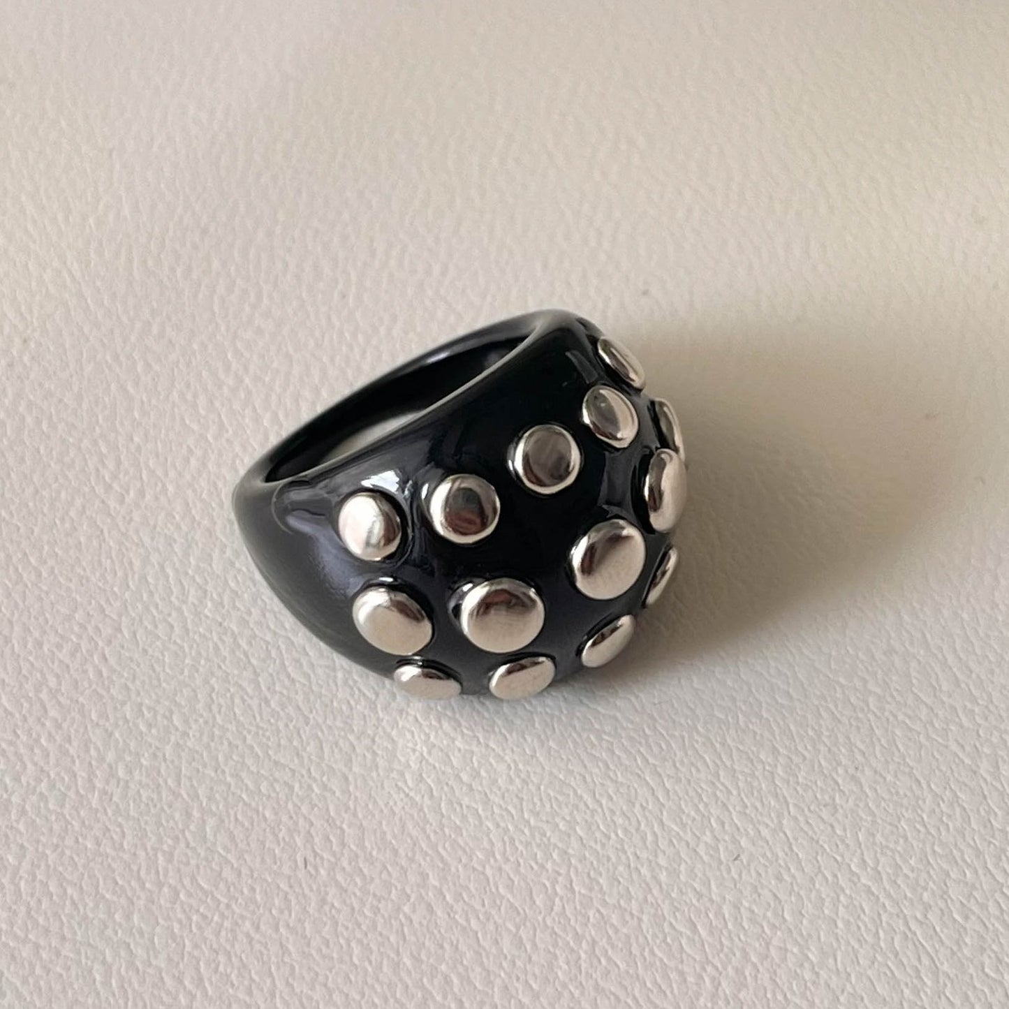Vintage Rivet Resin Personality Fashion Design Rings