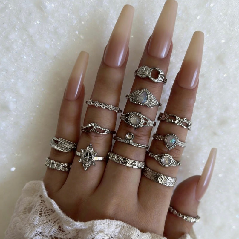 Hand Vintage Metal Geometry Irregular Diamond Ring