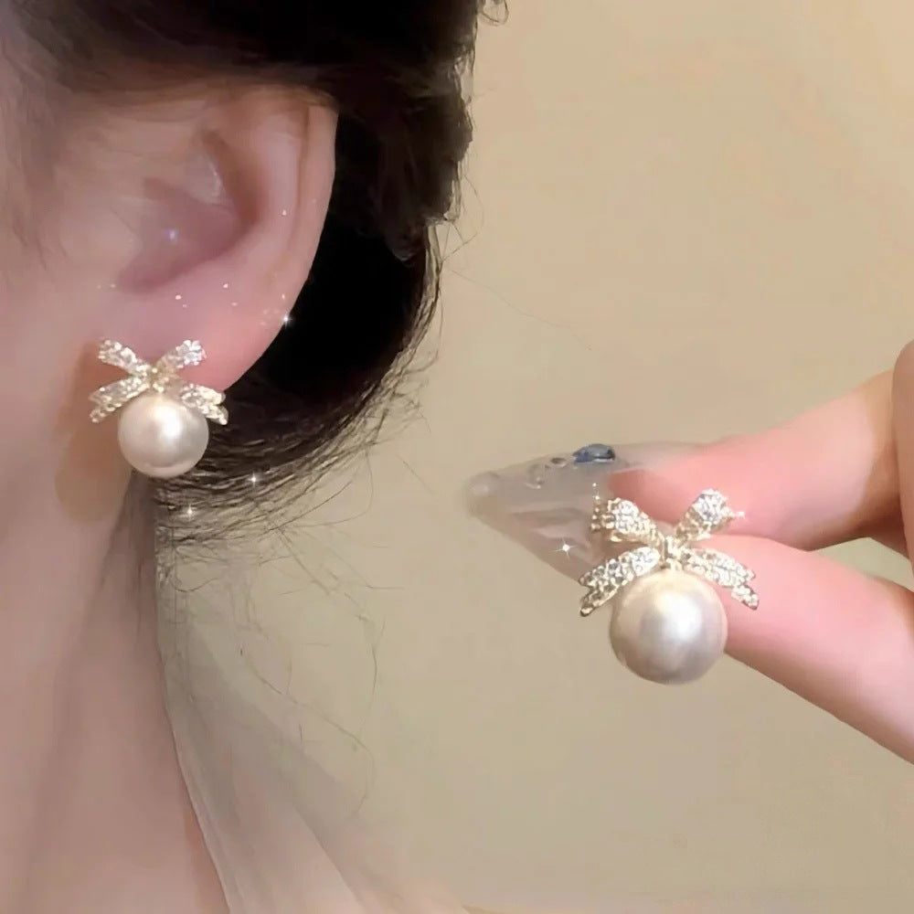 Diamond Bow Large Pearl Female Niche Design Fashion Exquisite Versatile Earrings