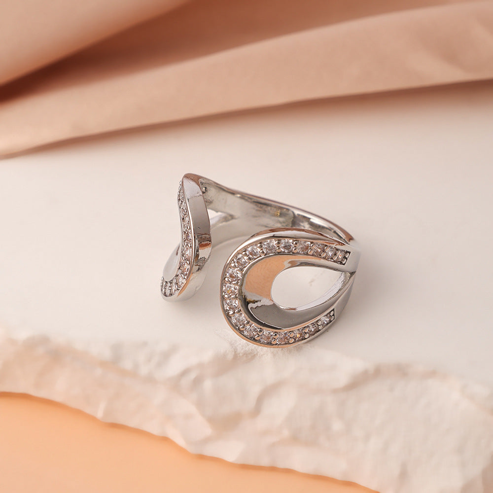Wide Open High-grade Rhinestone Light Luxury Ring