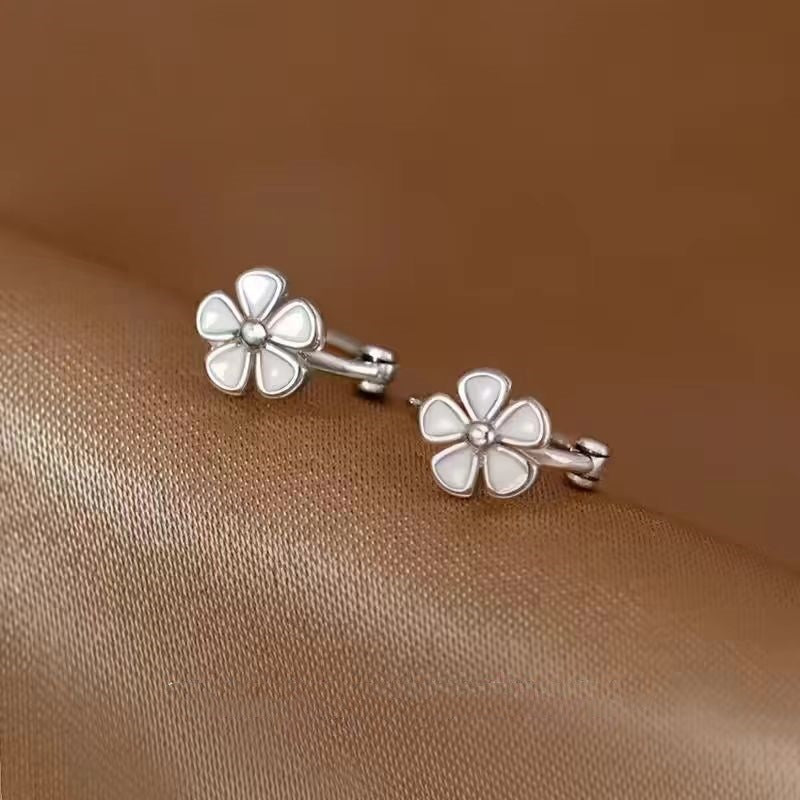 Women's Summer Daisy Clip Trendy Simple Temperamental Rings