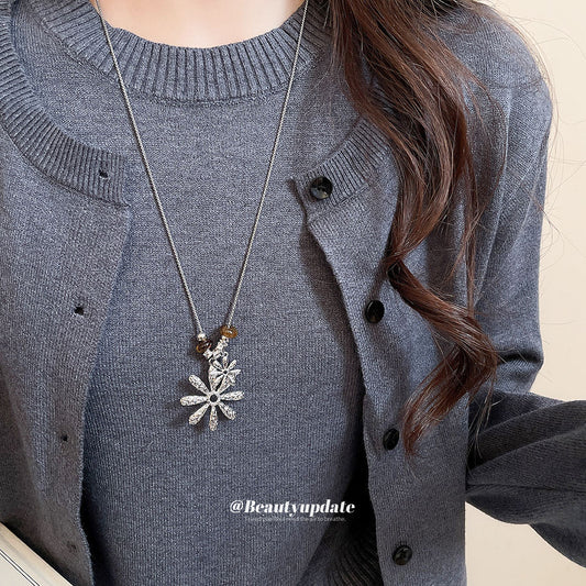 Women's Tigereye Beaded Flower Pleated Sweater Chain Retro Easy Necklace