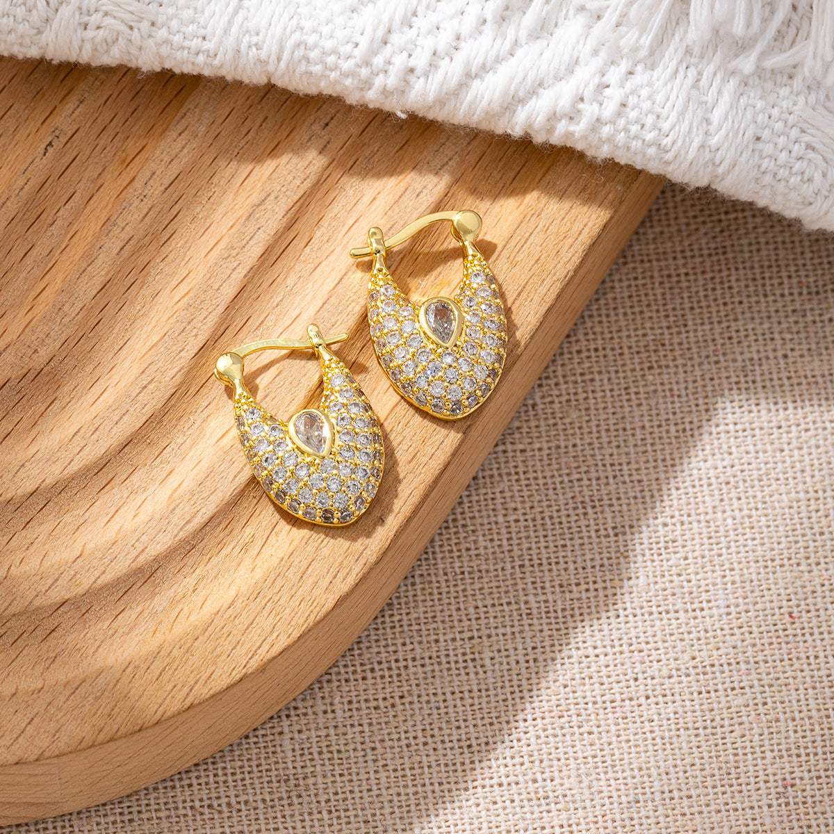 Classic Style Gold-plated Clover Clip High-grade Zircon Ear Buckle